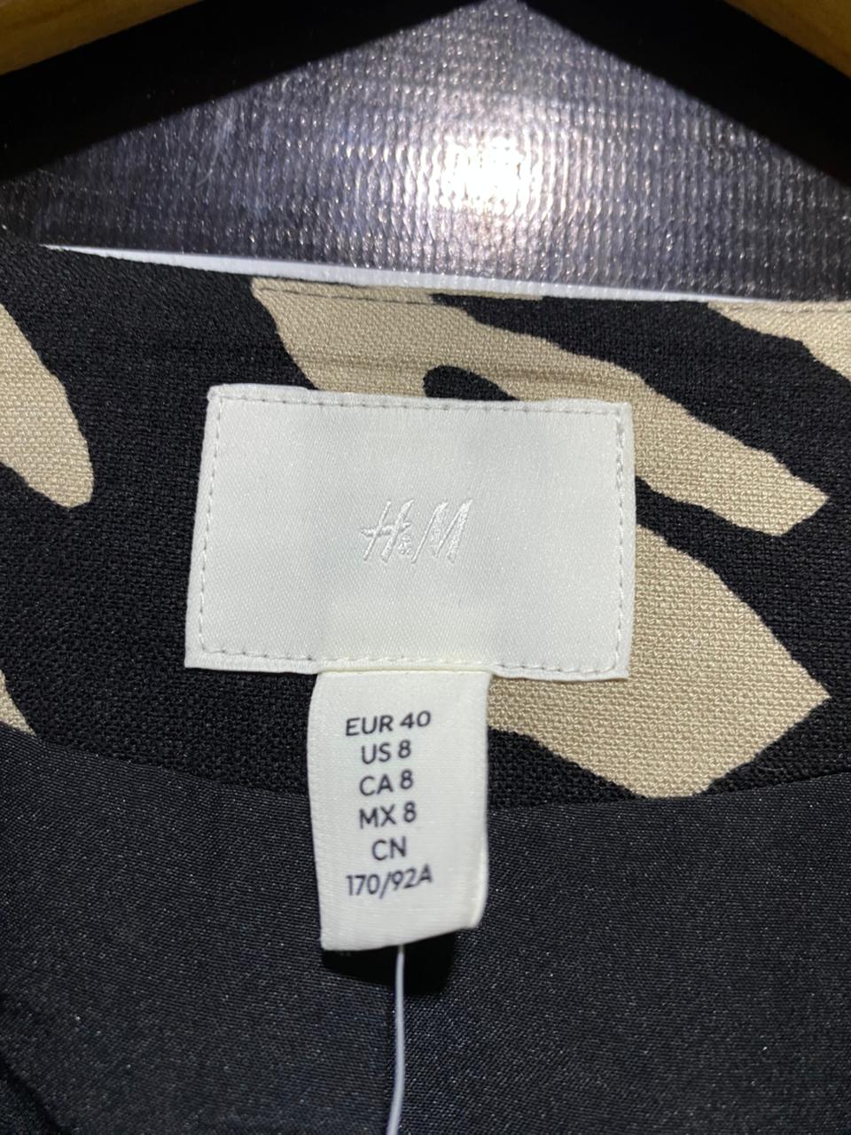 H&M |M| BUST 19| B26| ZEBRA PRINT BUTTON-UP WAISTCOAT