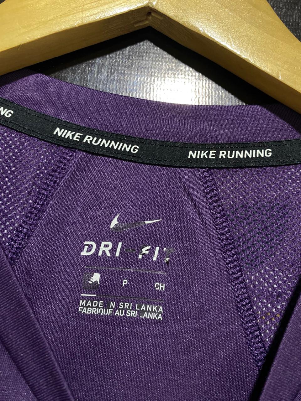 NIKE |M| BUST 18| B26| RUNNING DRI-FIT PURPLE MESH PANEL TEE
