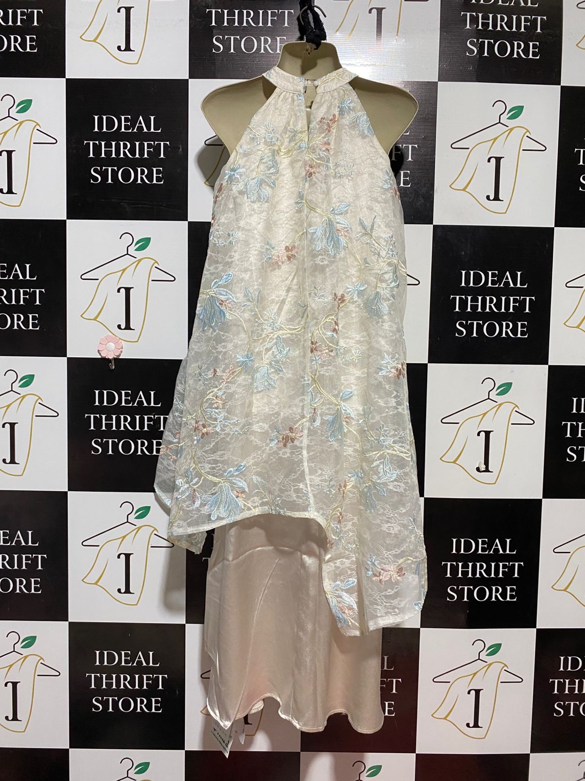 HMM |M| BUST 19| B26| ETHEREAL EMBROIDERED LACE HALTER MAXI DRESS