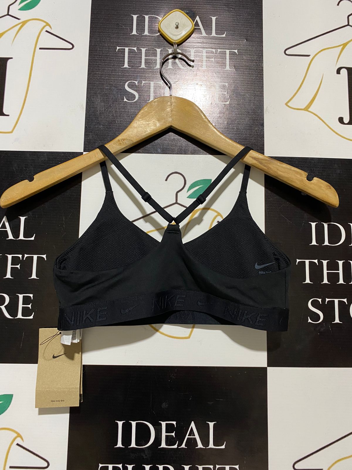 NIKE |L| BUST 13| B26| BLACK INDY LIGHT-SUPPORT STRAPPY SPORTS BRA