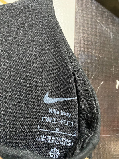 NIKE |L| BUST 13| B26| BLACK INDY LIGHT-SUPPORT STRAPPY SPORTS BRA