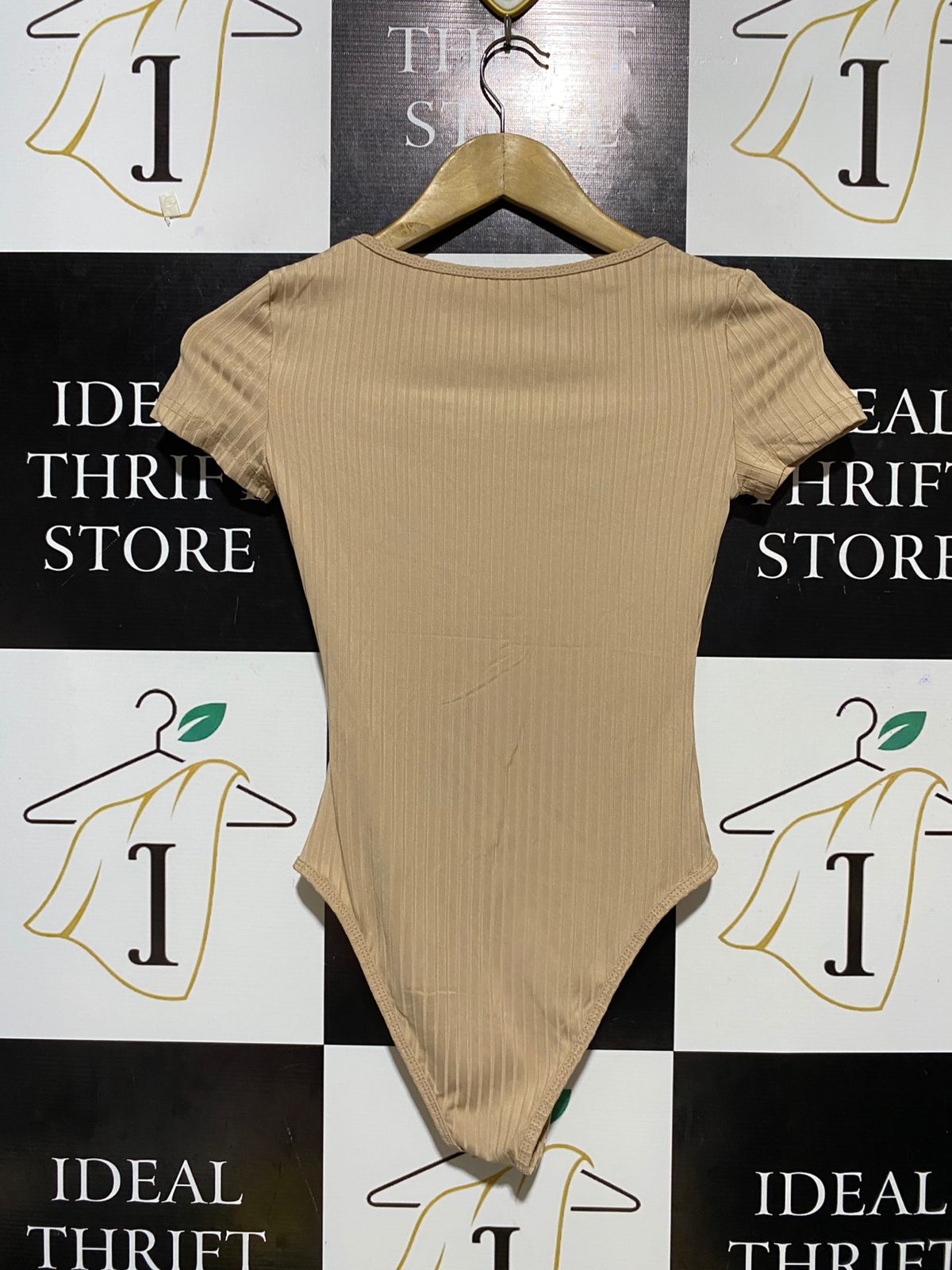 SHEIN |XS| BUST 13| B26| RIBBED SHORT SLEEVE SCOOP NECK BODYSUIT
