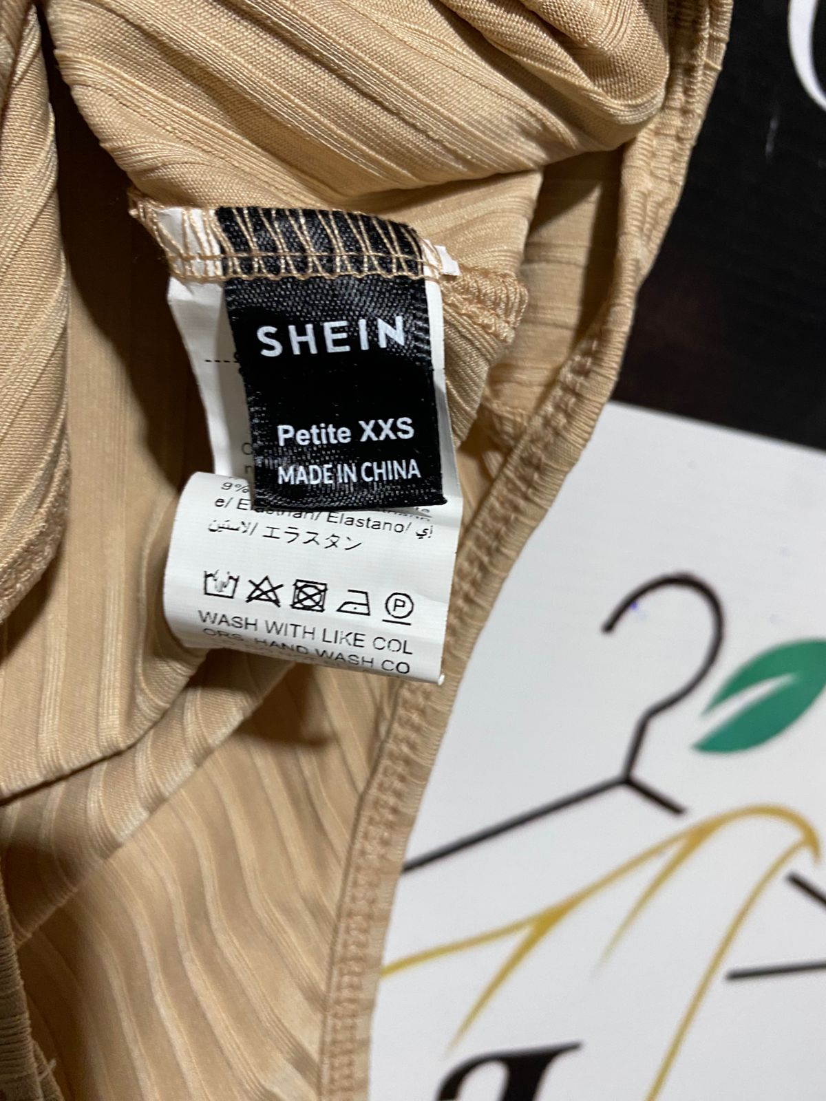 SHEIN |XS| BUST 13| B26| RIBBED SHORT SLEEVE SCOOP NECK BODYSUIT