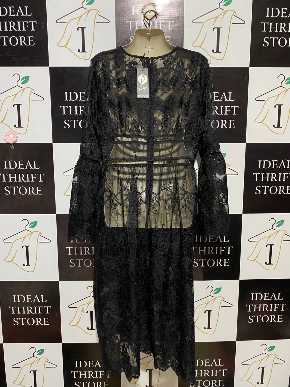 BOOHOO |L| BUST 21| B26| PREMIUM SHEER EMBROIDERED LACE MAXI DRESS