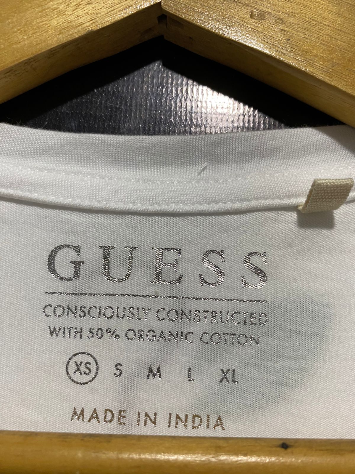 GUESS |L| BUST 18| B28| HEARTBREAKER MAGAZINE GRAPHIC T-SHIRT WHITE