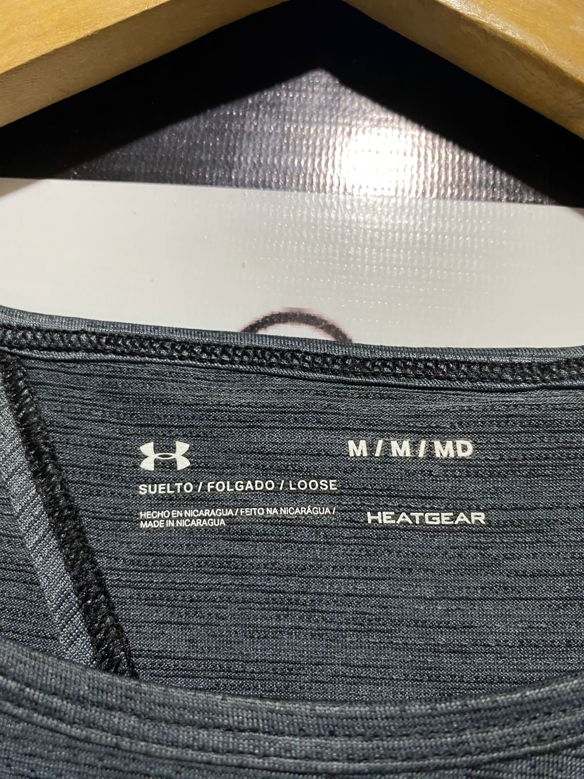 UNDER ARMOUR |M| BUST 21| B28| HEATGEAR WOMEN CHARCOAL GREY STRIPED SPORTS T-SHIRT