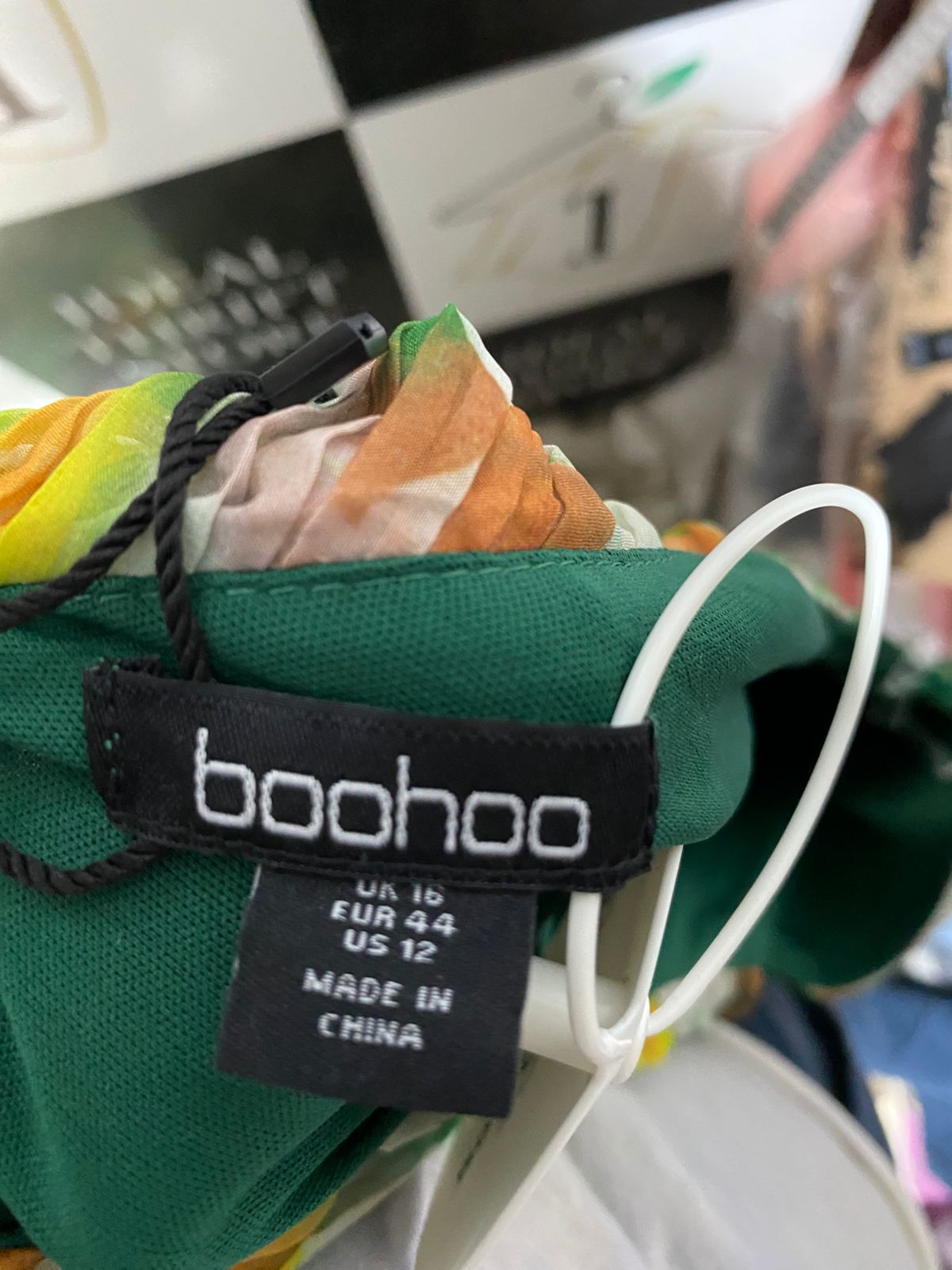 BOOHOO |M| BUST 18| B29| PREMIUM ONE-SHOULDER PLEATED FLORAL MAXI DRESS WITH DRAPED SLEEVE