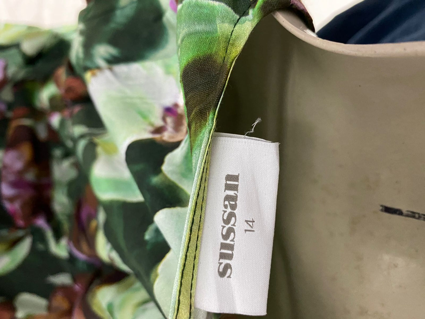 SISSAN |L| BUST 20| B29| PREMIUM EMERALD GREEN VIBRANT FLORAL PUFF SLEEVE MAXI DRESS WITH KEYHOLE