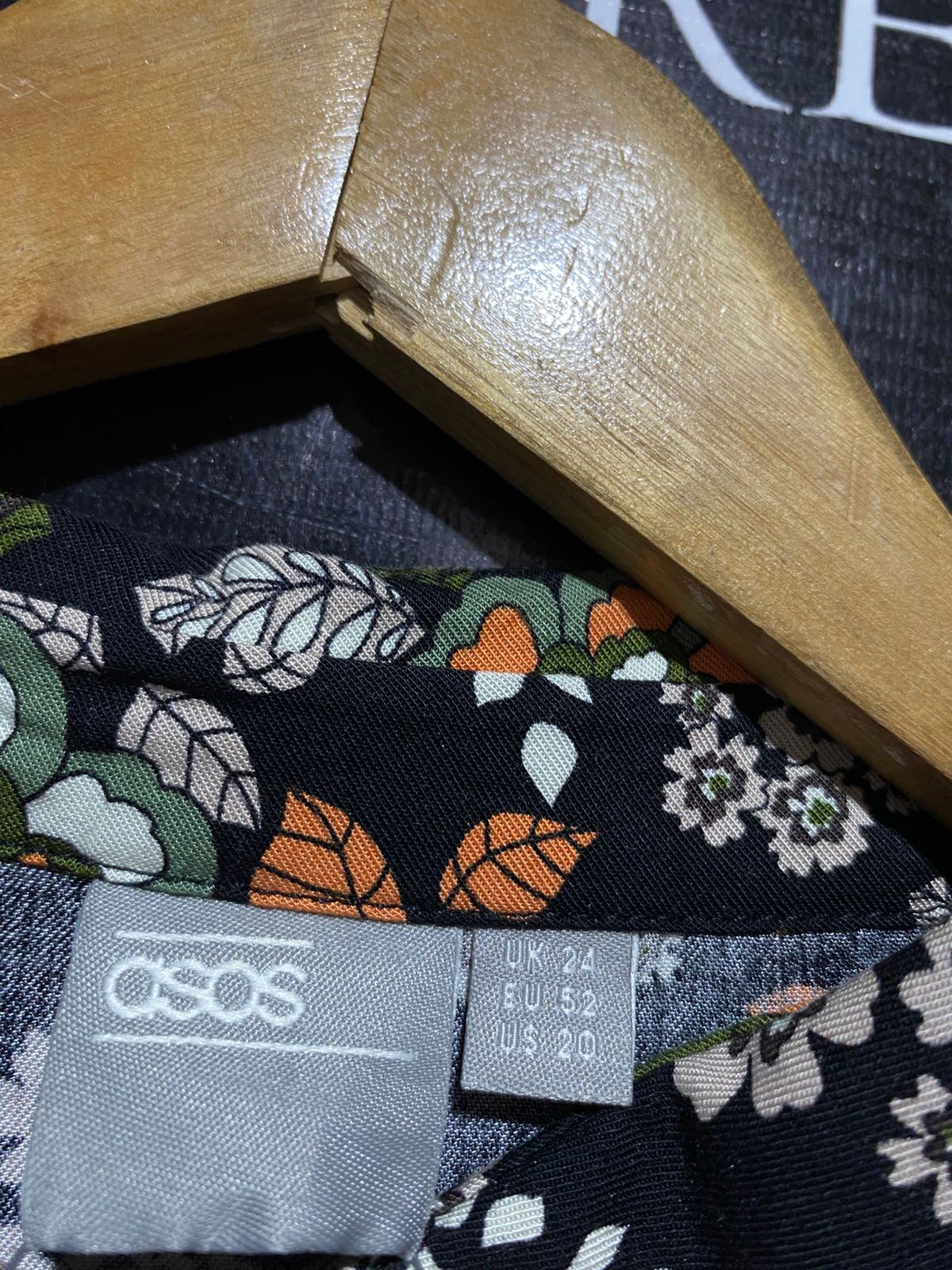 ASOS |XL| BUST 26| B29| PREMIUM BLACK MULTICOLOR FLORAL BUTTON-DOWN SHIRT
