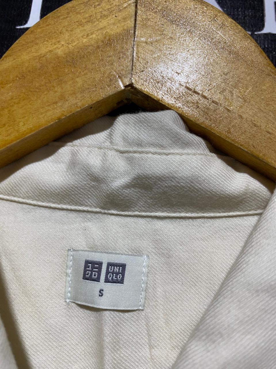 UNIQLO |S| BUST 21| B29| PREMIUM OFF-WHITE LONG-SLEEVE BUTTON-DOWN SHIRT