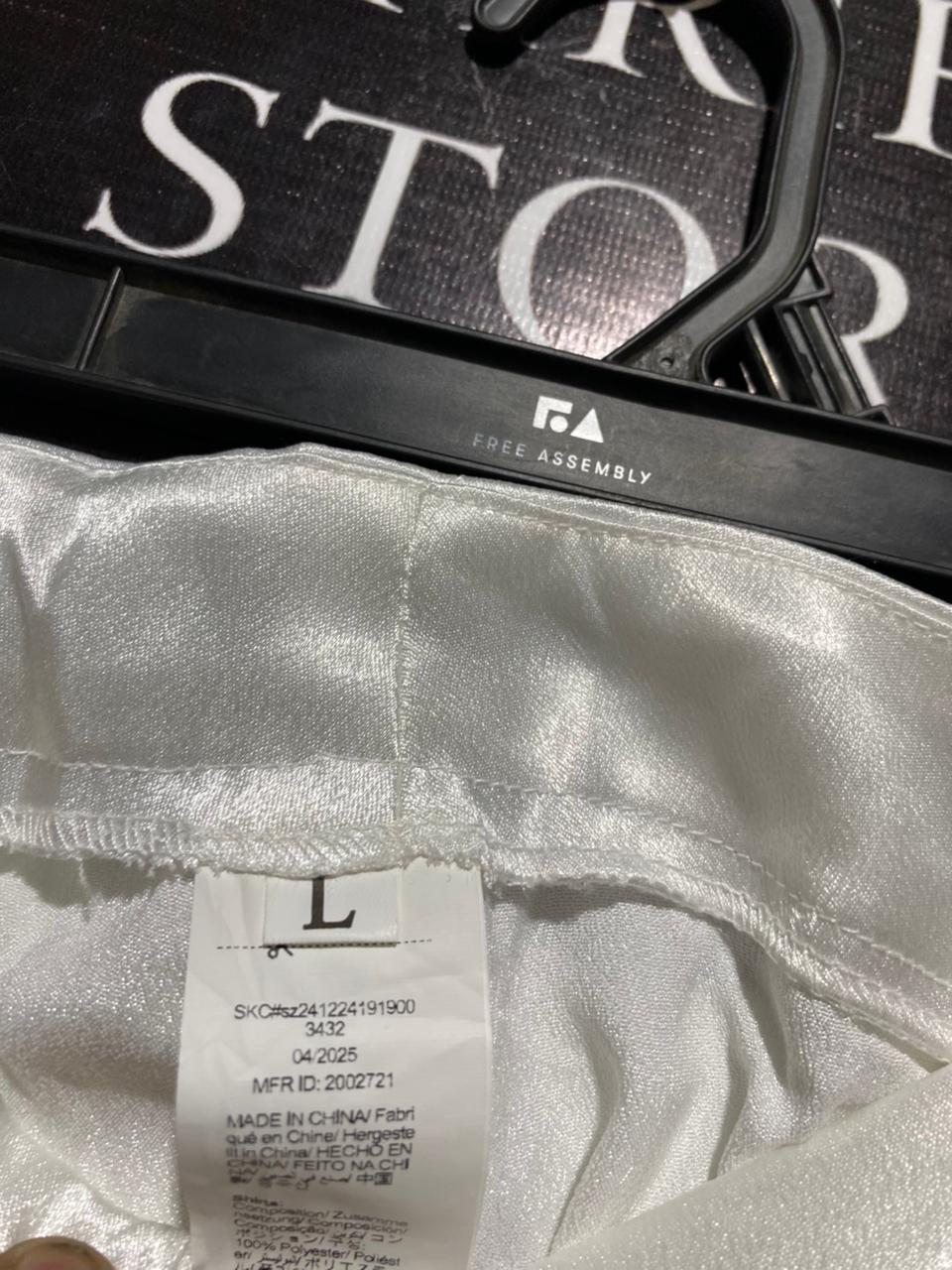 |L| WAIST 31| B29| PREMIUM SHIMMERING SILV-WHITE SATIN WIDE-LEG TROUSERS