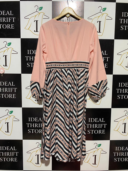 SHEIN |M| BUST 18| B29| PREMIUM PEACH AND GEOMETRIC PRINT MIDI DRESS WITH BALLOON SLEEVES