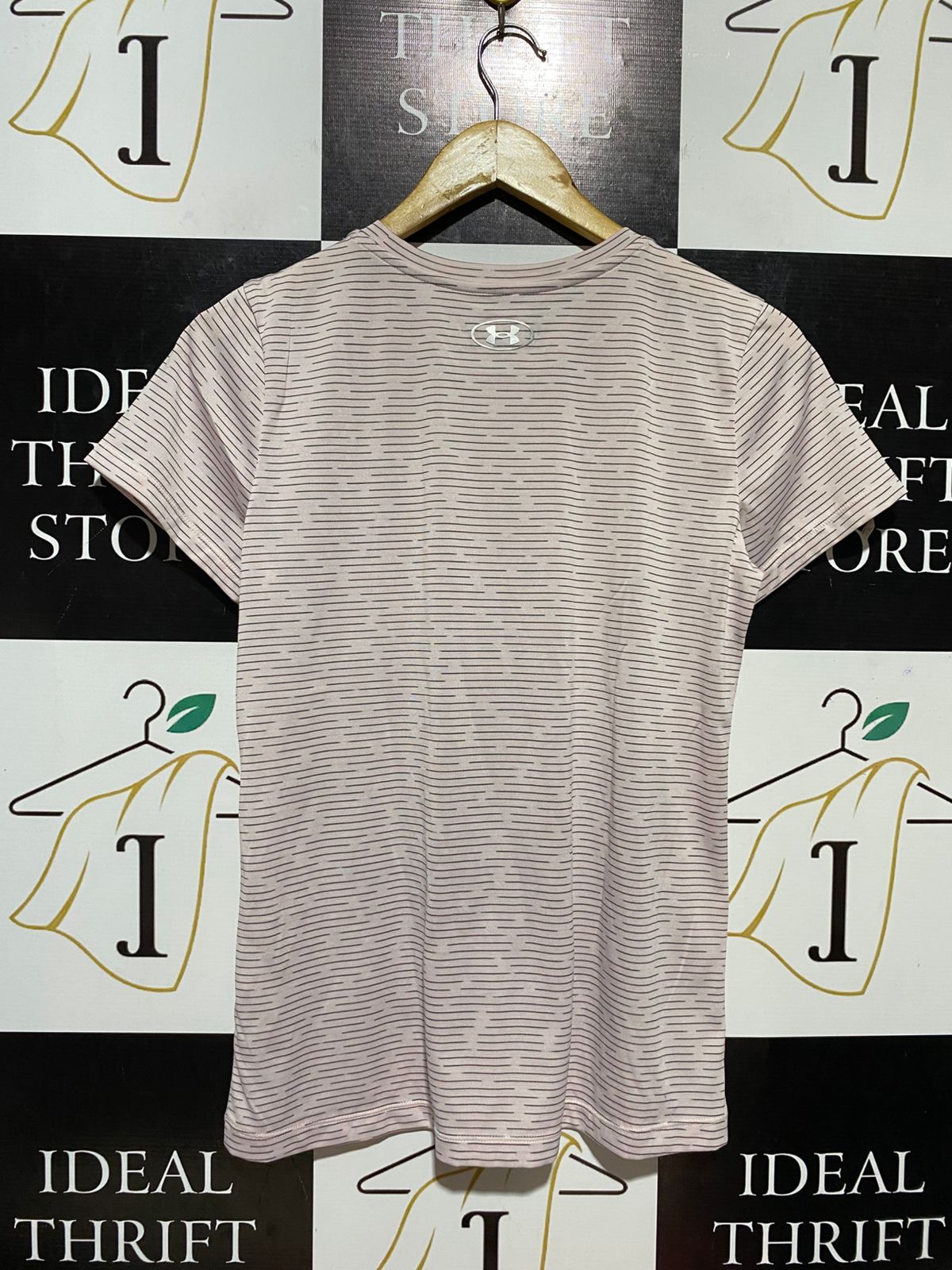 UNDER ARMOUR |M| BUST 18| B29| LIGHT PINK STRIPED ATHLETIC SHORT SLEEVE PERFORMANCE TEE