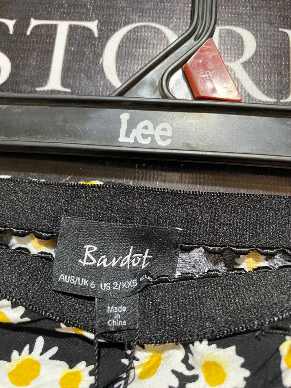 BARDOT |XS| WAIST 25| B31| WOMEN'S DAISY FLORAL PRINT MIDI SKIRT