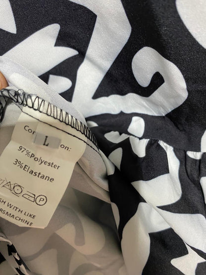 |L| BUST 21| B30| BLACK AND WHITE GEOMETRIC PRINT TUNIC DRESS