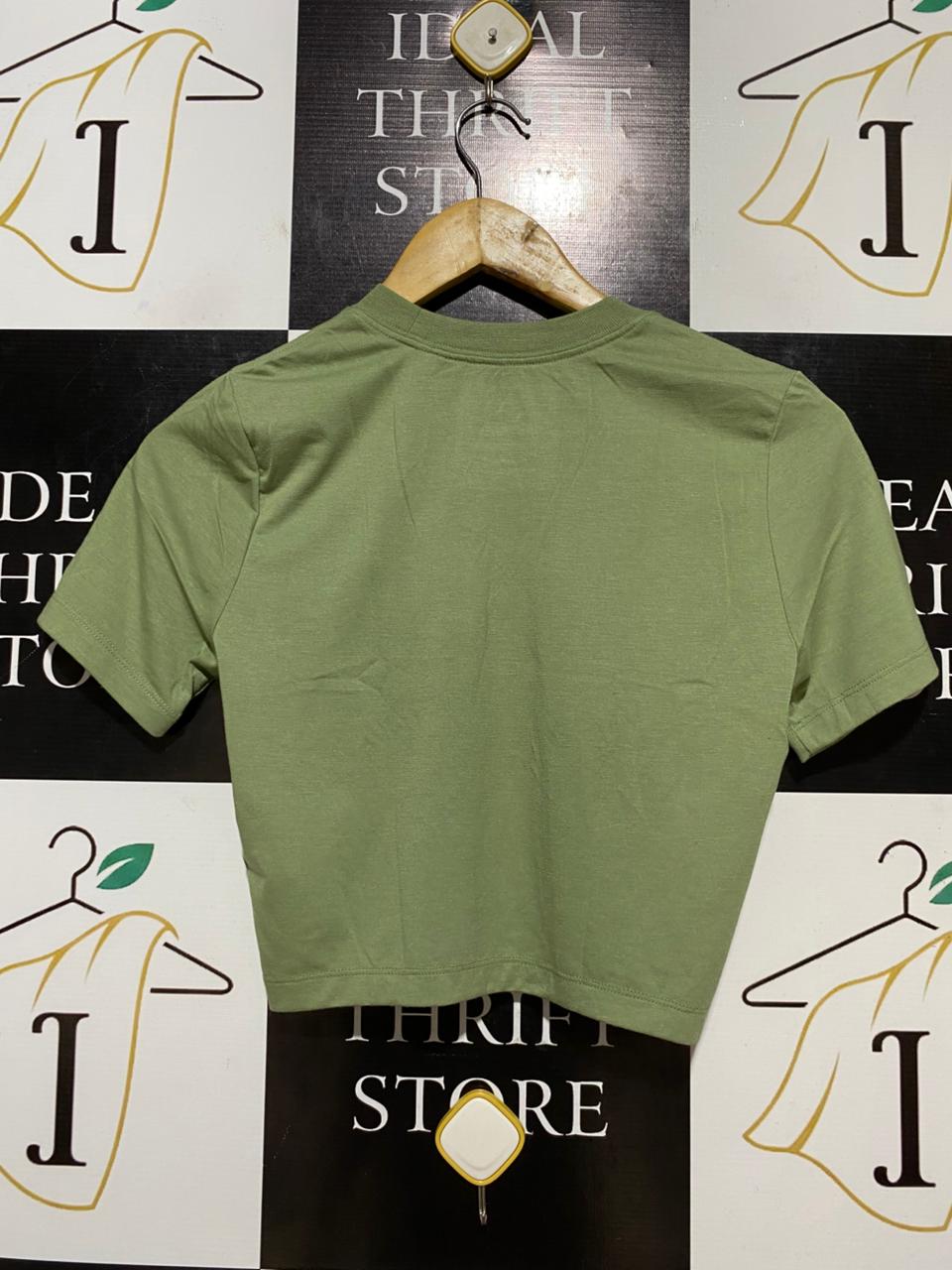 NIKE |S| BUST 16| B30| OLIVE GREEN CENTER SWOOSH CROP T-SHIRT