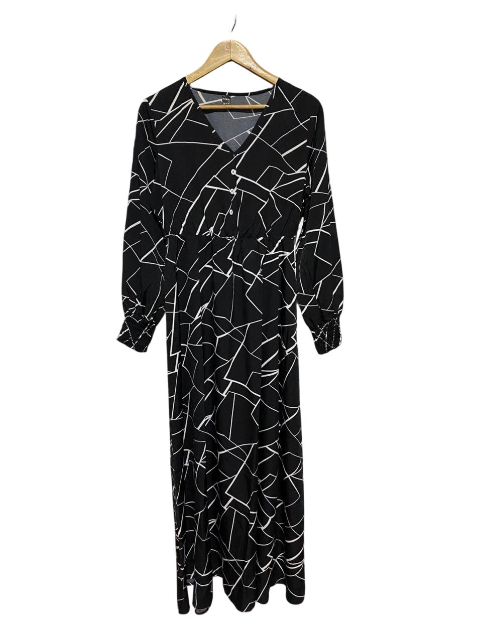 SHEIN |M| BUST 19| B31| BLACK AND WHITE GEOMETRIC LONG SLEEVE MAXI DRESS