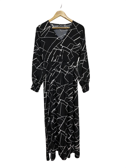 SHEIN |M| BUST 19| B31| BLACK AND WHITE GEOMETRIC LONG SLEEVE MAXI DRESS