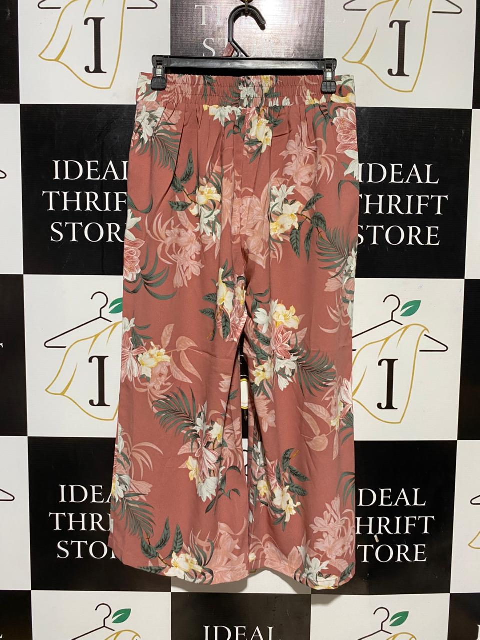 ACTIVE WOMAN |M| WAIST 28| B31| WOMEN'S TROPICAL FLORAL WIDE-LEG CROP PANTS / CULOTTES