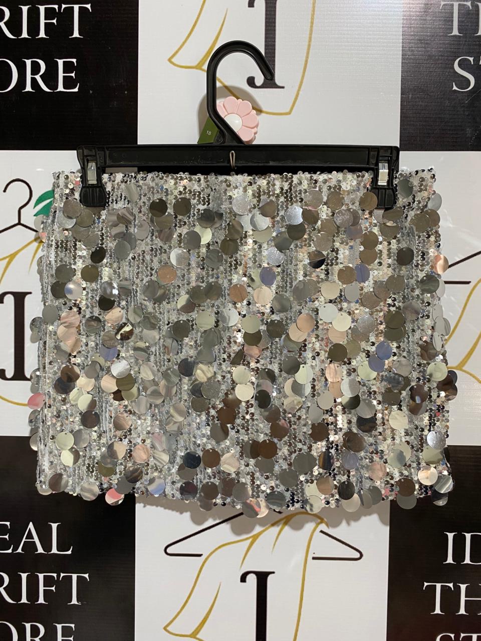 BEGINNING |L| WAIST 29| B32| SILVER LARGE SEQUIN MINI SKIRT