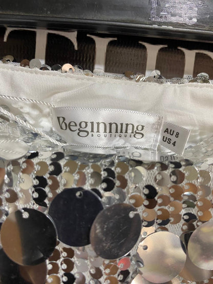 BEGINNING |L| WAIST 29| B32| SILVER LARGE SEQUIN MINI SKIRT