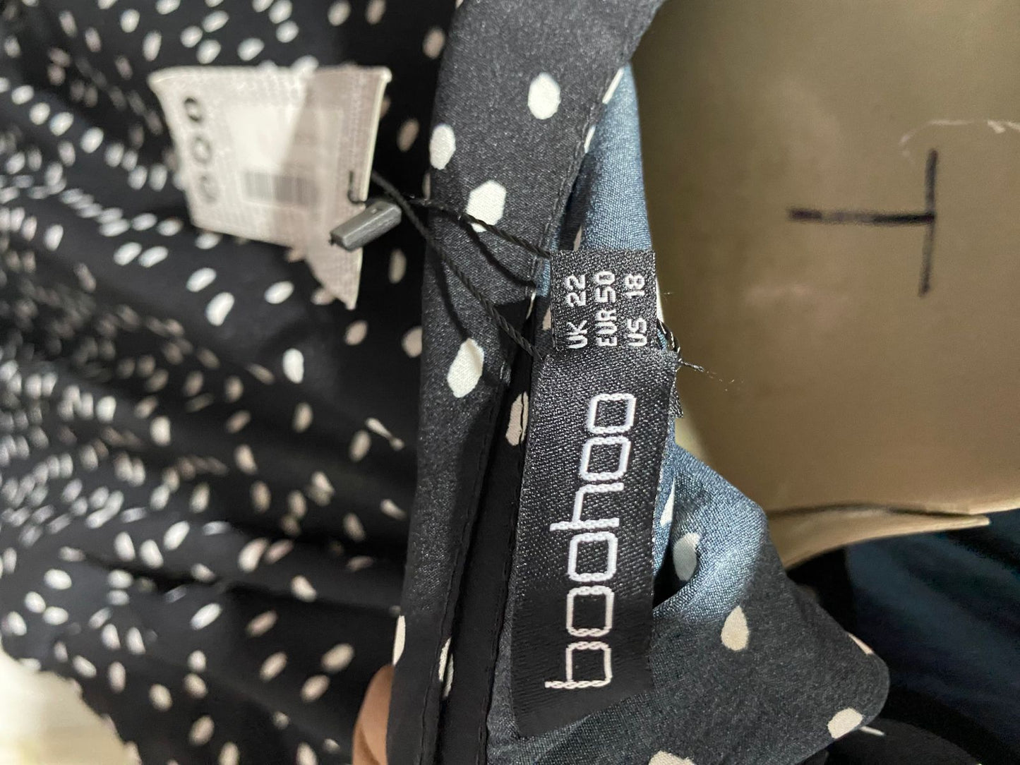 BOOHOO |XL| BUST FREE| B32| JET BLACK & WHITE POLKA DOT LONGUELINE OPEN-FRONT CARDIGAN KIMONO DUSTER