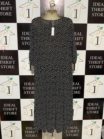 SUZANNEGRAE |XL| BUST 22| B32| ELEGANT BLACK & WHITE POLKA DOT V-NECK MAXI DRESS