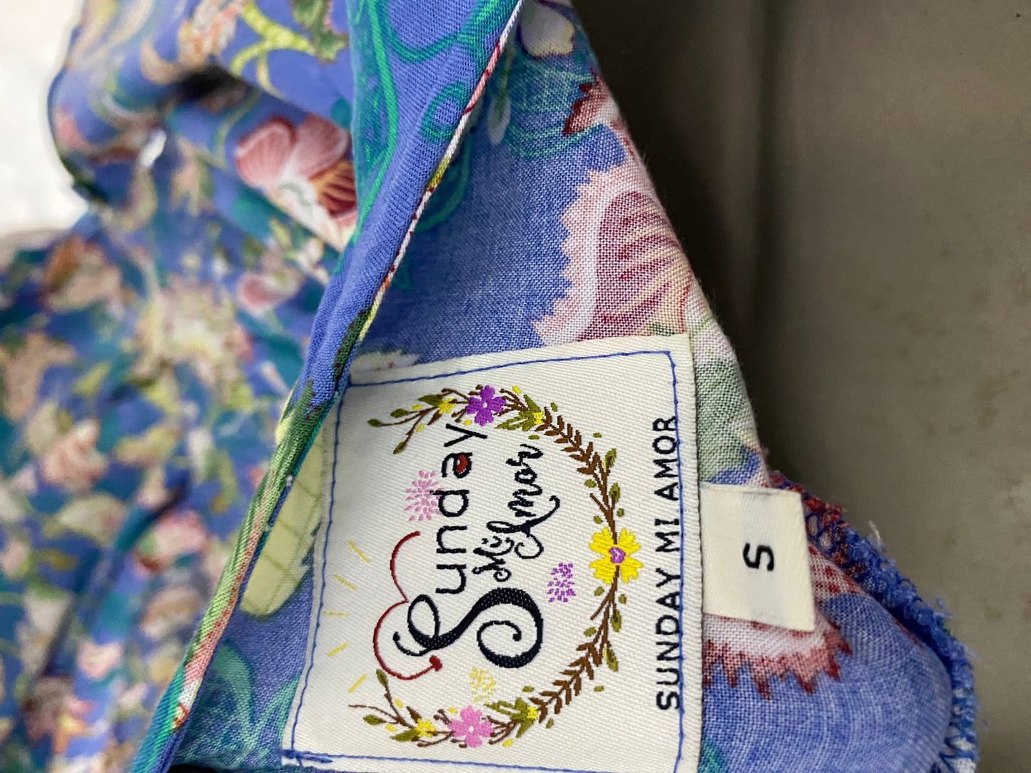SUNDAY MI AMOR |S| BUST 17| B32| VIBRANT BOHO FLORAL PRINT V-NECK MAXI DRESS WITH SMOCKED WAIST