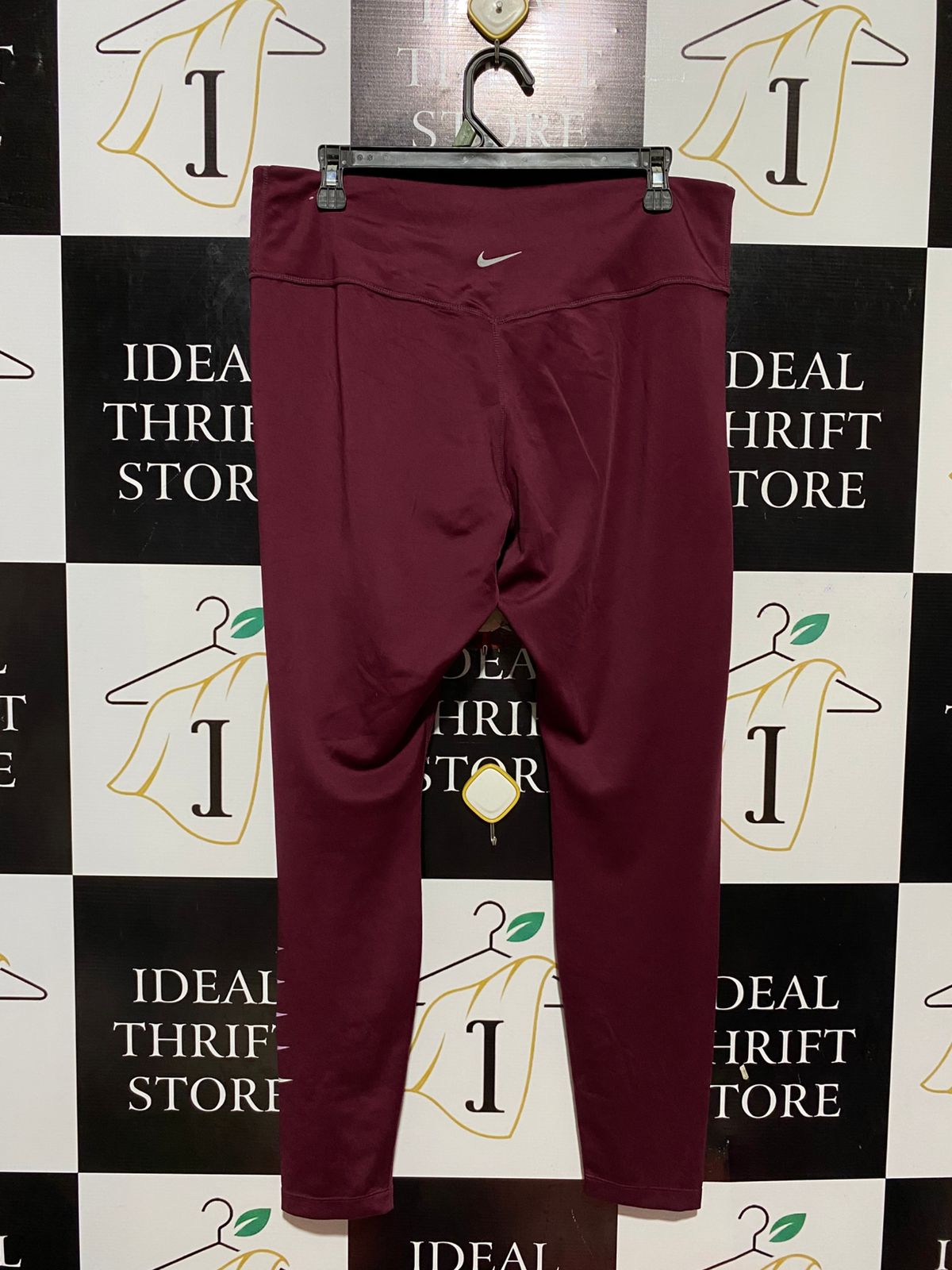NIKE |XL| WAIST 32| B32| WOMENS HIGH-WAISTED MAROON TRAINING LEGGINGS WITH STACKED SWOOSH