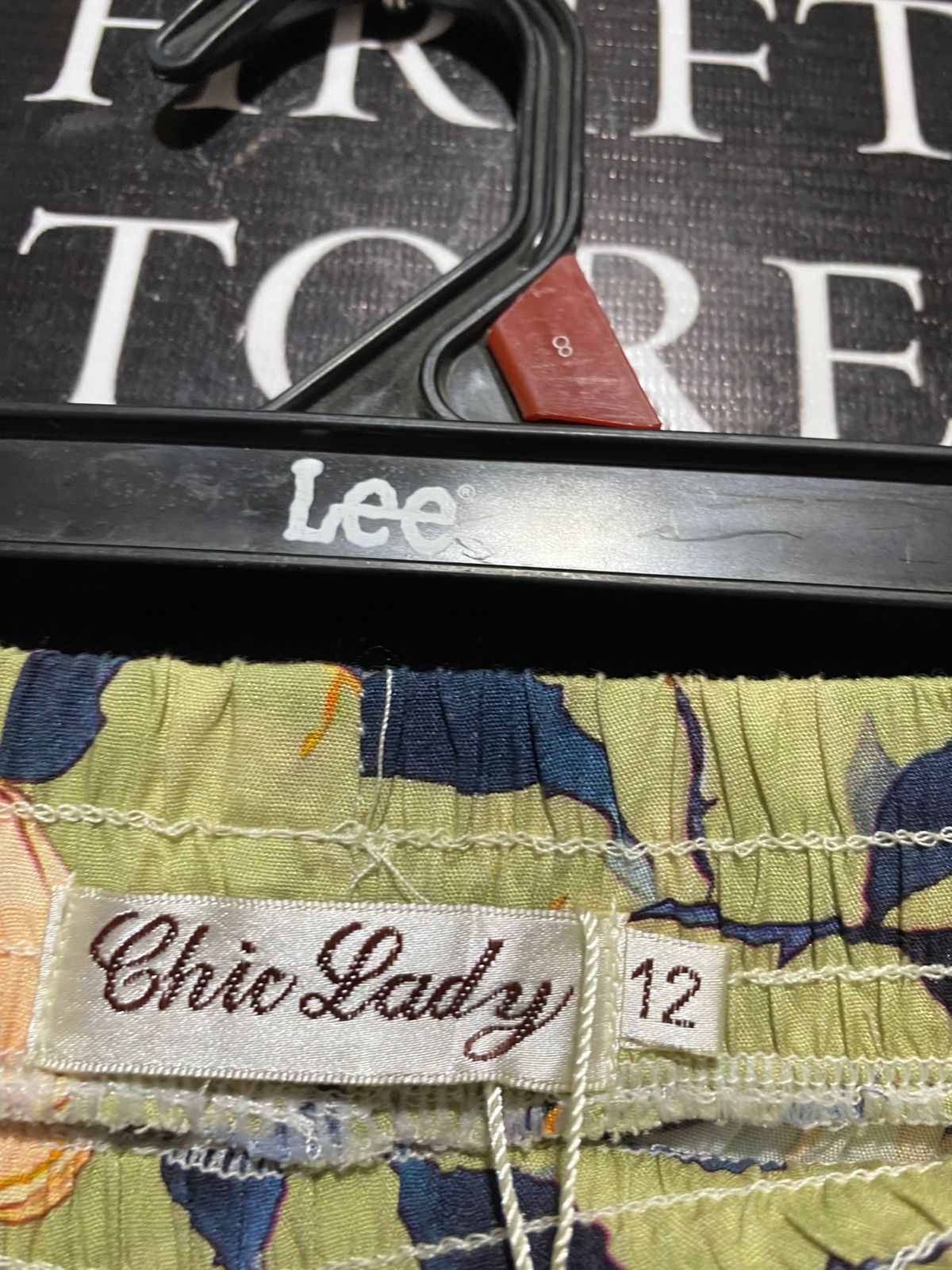 CHIC LADY |M| WAIST 28| B32| CHIC LIME GREEN FLORAL JOGGER PANTS BY CHIC LADY