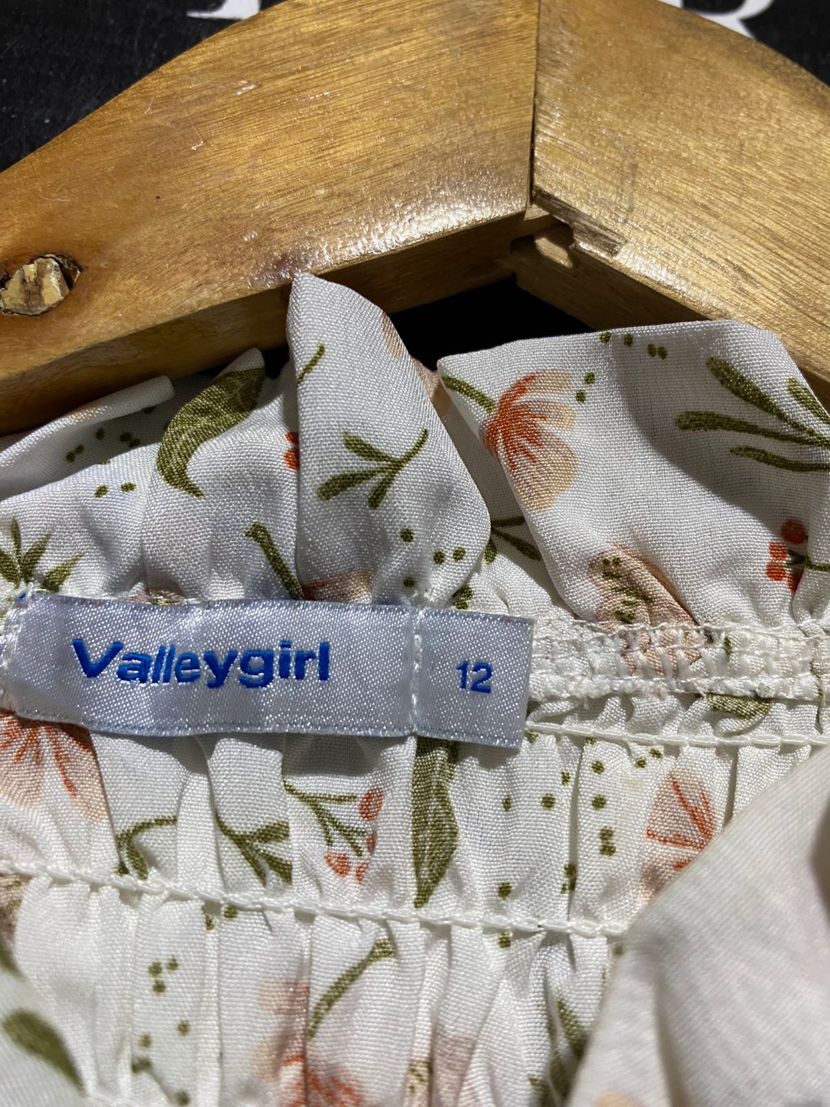 VALLY GIRL |S| BUST 15| B32| VIVIGIRL VINTAGE FLORAL SMOCKED BUTTON-DOWN BLOUSE