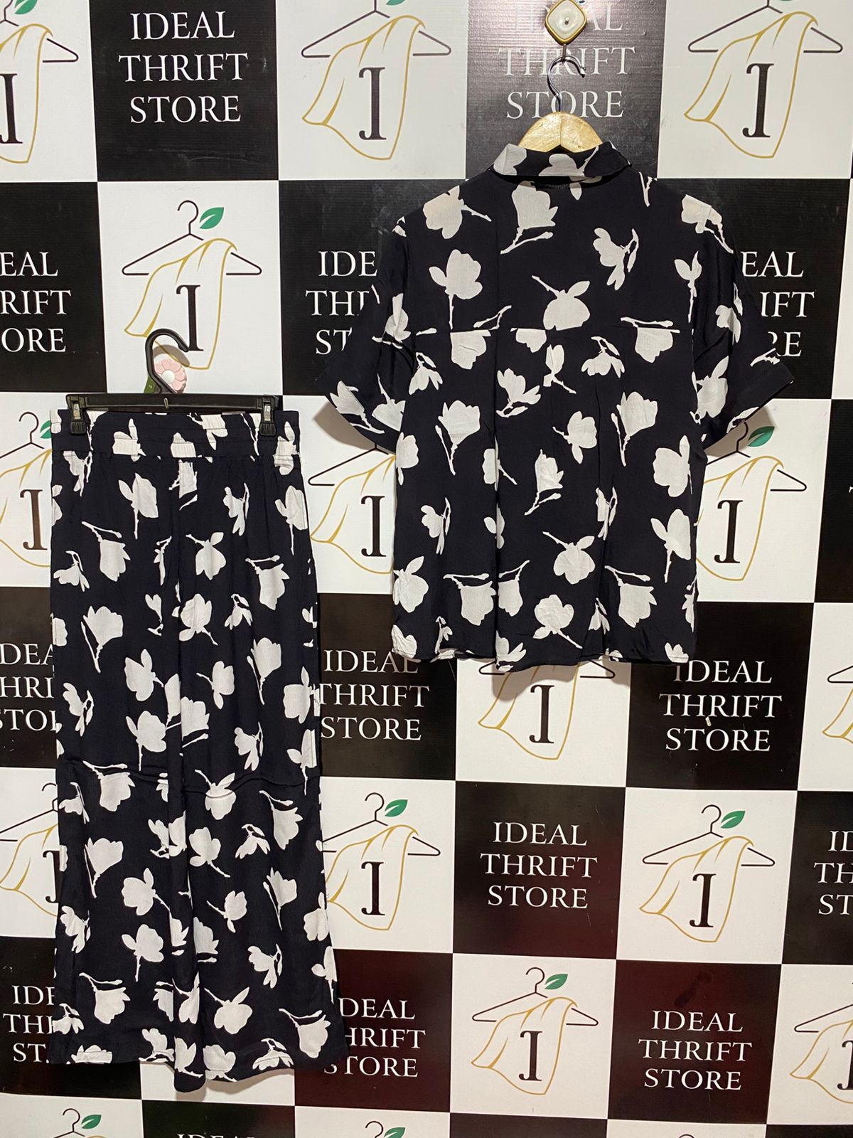 UNE PIECE |M| B32| CHIC BLACK AND WHITE FLORAL CO-ORD MATCHING SHIRT AND TROUSER SET