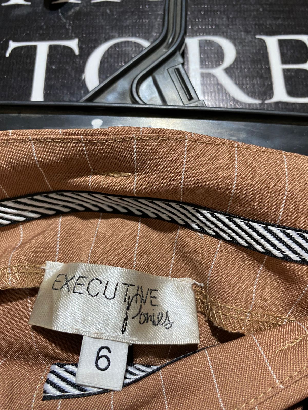 EXECUTIVE |XS| WAIST 24| B32| HIGH-WAISTED STRIPED PAPERBAG TAPERED TROUSERS