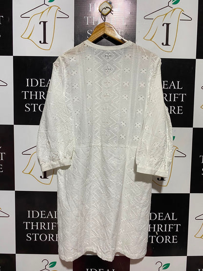 ZARA | M| BUST 20| B33| WHITE SCHIFFLI EMBROIDERED EYELET BUTTON-DOWN MIDI DRESS