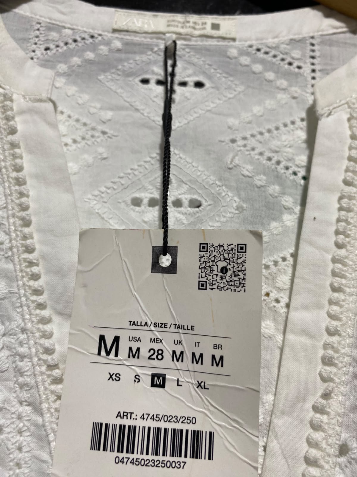 ZARA | M| BUST 20| B33| WHITE SCHIFFLI EMBROIDERED EYELET BUTTON-DOWN MIDI DRESS