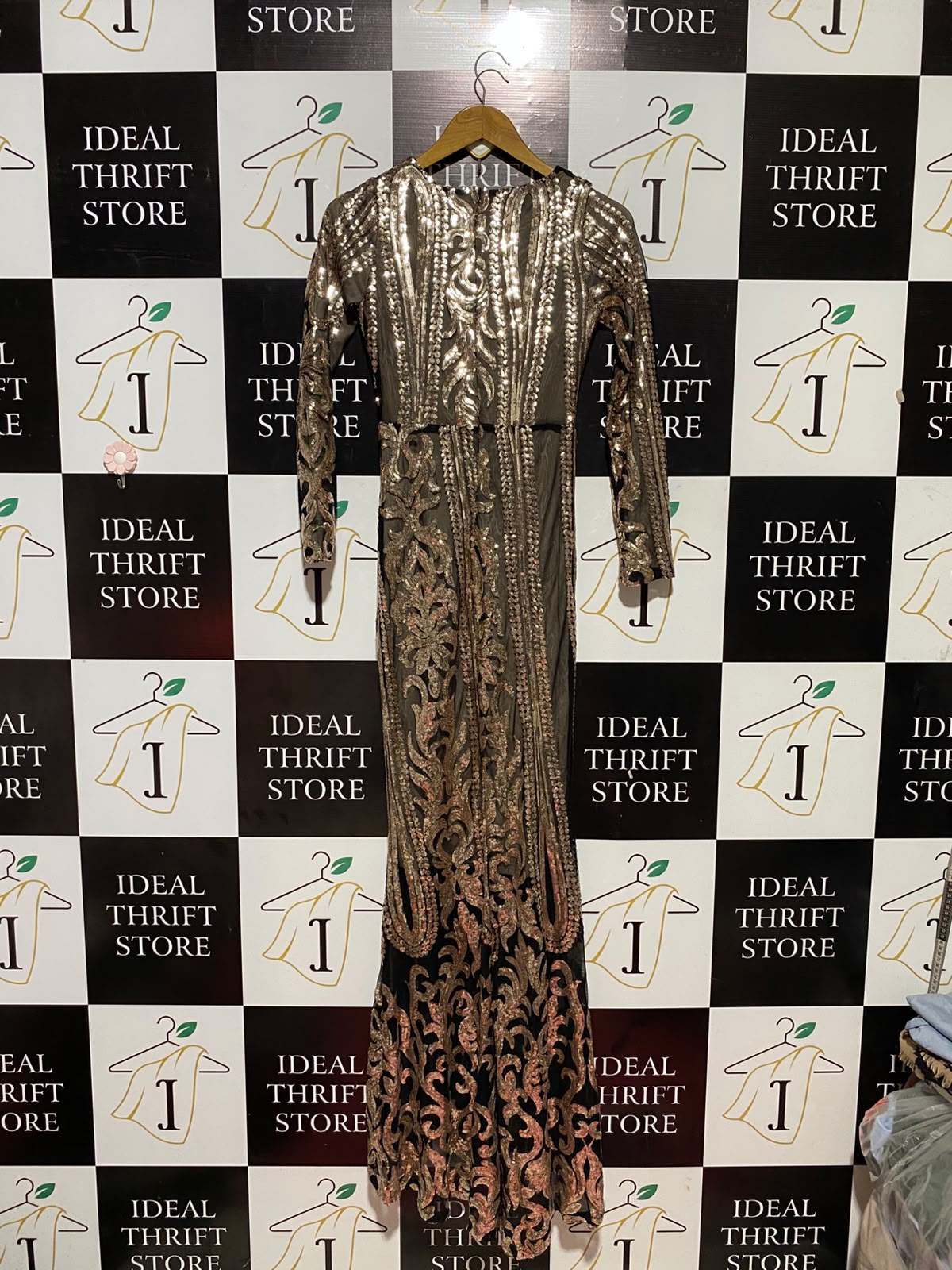 STUNNER |XS| BUST 30| B33| LUXURY GOLD SEQUIN EMBELLISHED LONG SLEEVE MAXI EVENING GOWN