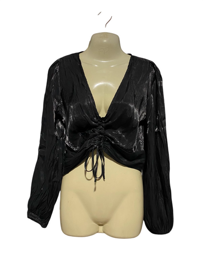 BOOHOO |M| BUST 16| B33| WOMEN'S SHIMMER SATIN LONG SLEEVE RUCHED FRONT CROP TOP – LIQUID JET BLACK