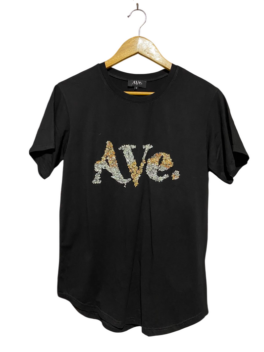 AVE |S| BUST 18| B33| WOMEN'S METALLIC SEQUIN EMBELLISHED GRAPHIC LOGO T-SHIRT – BLACK