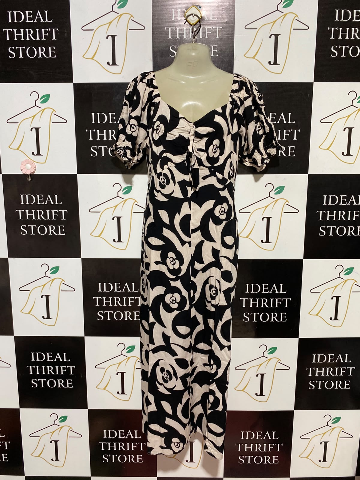 CAROLINE MORGAN |M| BUST 16| B34| ELEGANT BLACK AND WHITE FLORAL PRINT MAXI DRESS WITH PUFF SLEEVES AND FRONT TIE DETAIL