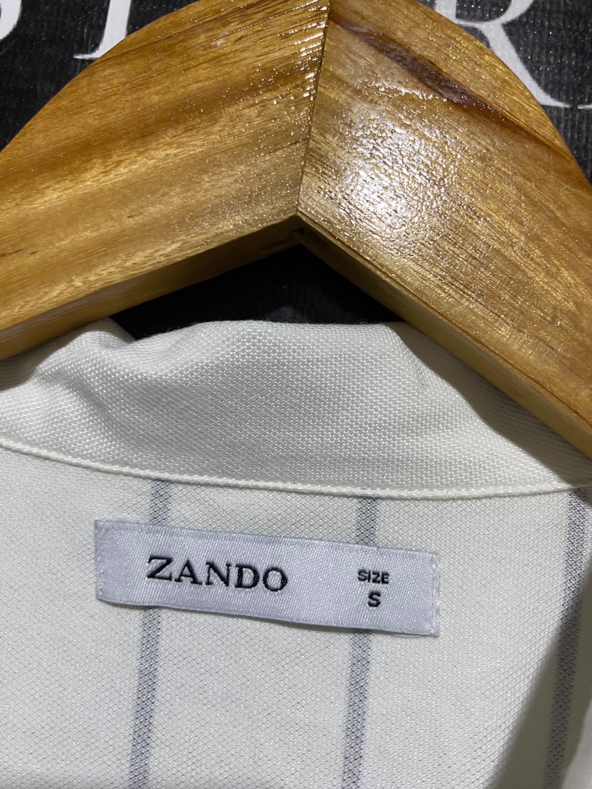 ZANDO |S| BUST 18| A2| WHITE VERTICAL STRIPED CROPPED POLO SHIRT