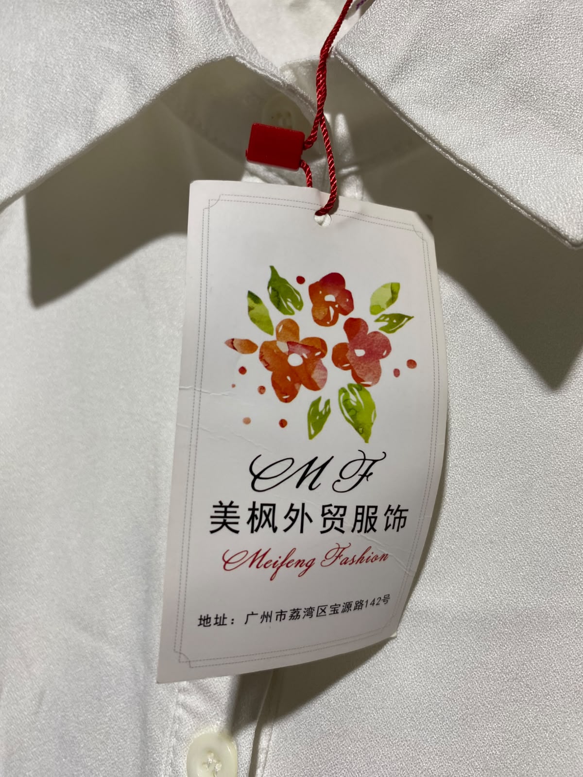 MEIFENG FASHION |L| BUST 17| B34| WHITE BUTTERFLY EMBROIDERED LONG SLEEVE BUTTON-DOWN COLLARED SHIRT