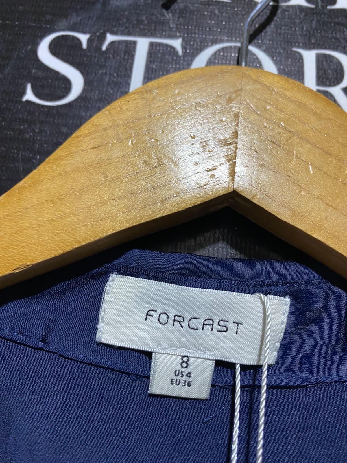 FORCAST |S| BUST 18| B33| WOMEN'S LUXE SATIN LONG SLEEVE BUTTON-UP BLOUSE – NAVY BLUE