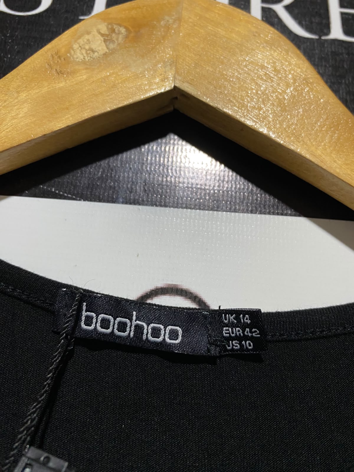 BOOHOO |M| BUST 18| B33| WOMEN'S ESSENTIAL SHORT SLEEVE CREW NECK T-SHIRT – SOLID BLACK