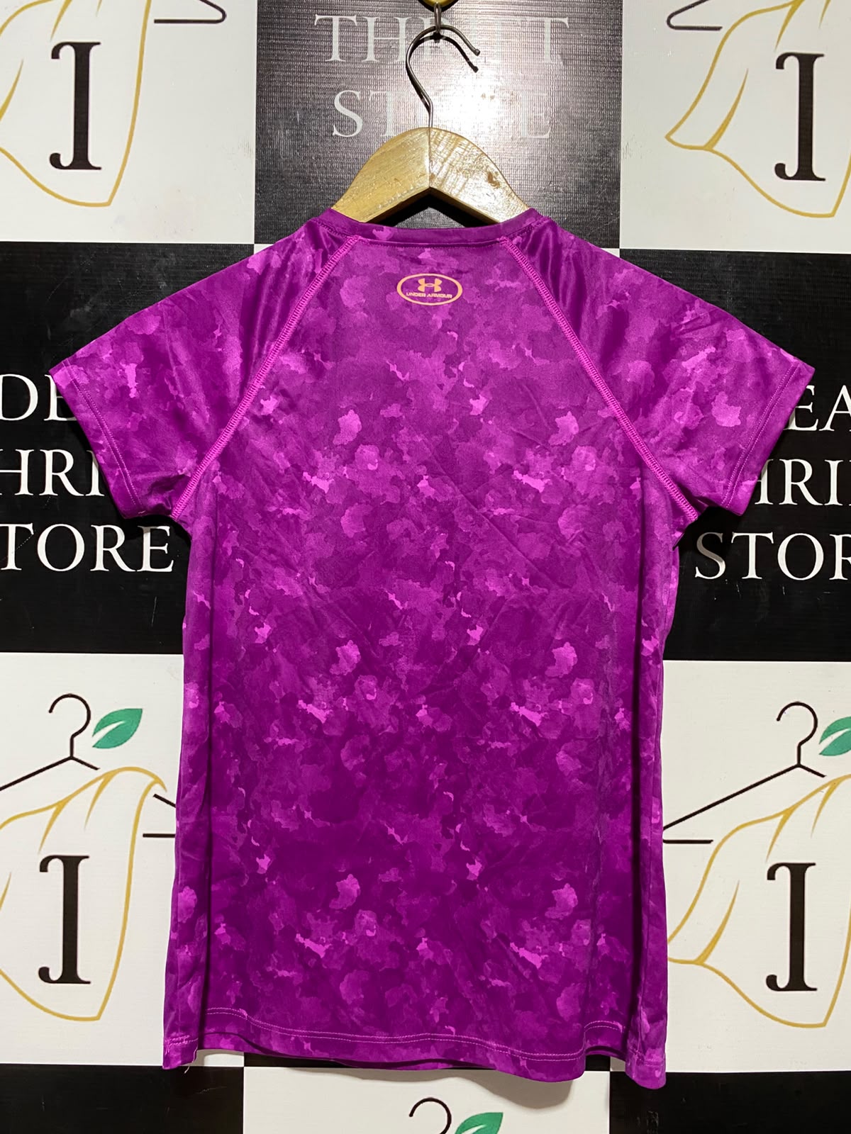 UNDER ARMOUR |L| BUST 16| B33| YOUTH GIRLS HEATGEAR SHORT SLEEVE ATHLETIC T-SHIRT