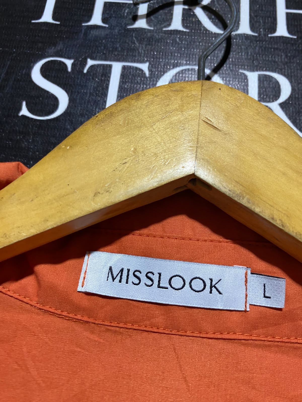 MISSLOOK |L| BUST 21| B33| WOMEN'S LONG SLEEVE BUTTON-UP COLLARED SHIRT – VIBRANT ORANGE