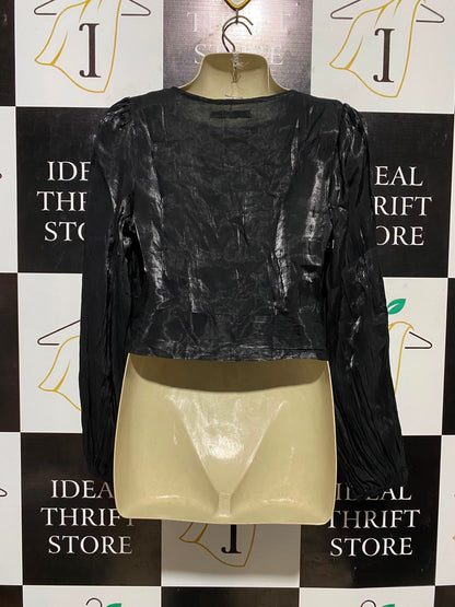 BOOHOO |M| BUST 16| B33| WOMEN'S SHIMMER SATIN LONG SLEEVE RUCHED FRONT CROP TOP – LIQUID JET BLACK