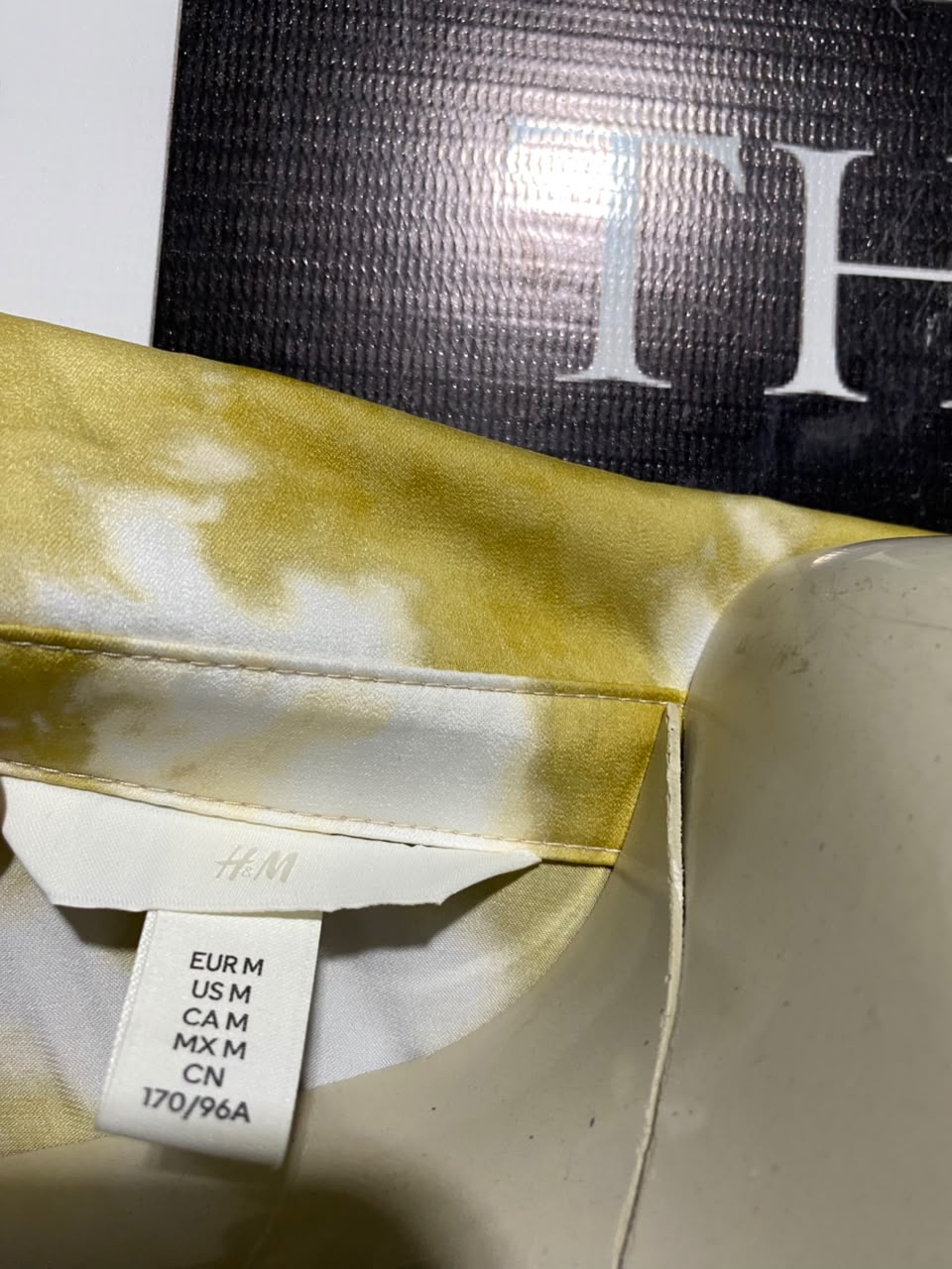 H&M |M| BUST 19| B33| WOMEN'S LONG SLEEVE TWIST FRONT TIE-DYE SHIRT DRESS – MUSTARD YELLOW & WHITE