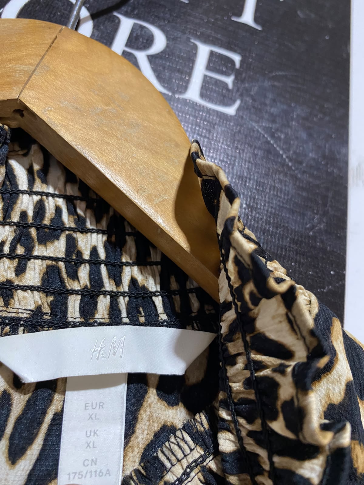 H&M |XL| BUST 23| B34| PREMIUM HIGH-NECK SMOCKED LEOPARD PRINT LONG SLEEVE BLOUSE WITH RUFFLED CUFFS