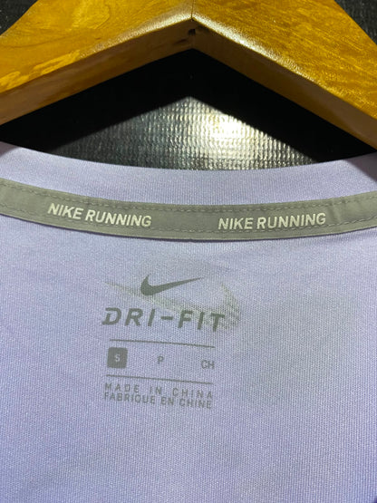 NIKE |S| BUST 19| B34| COMFORTABLE LIGHT PURPLE LILAC SHORT-SLEEVE ATHLETIC T-SHIRT WITH MESH HEM DETAILS
