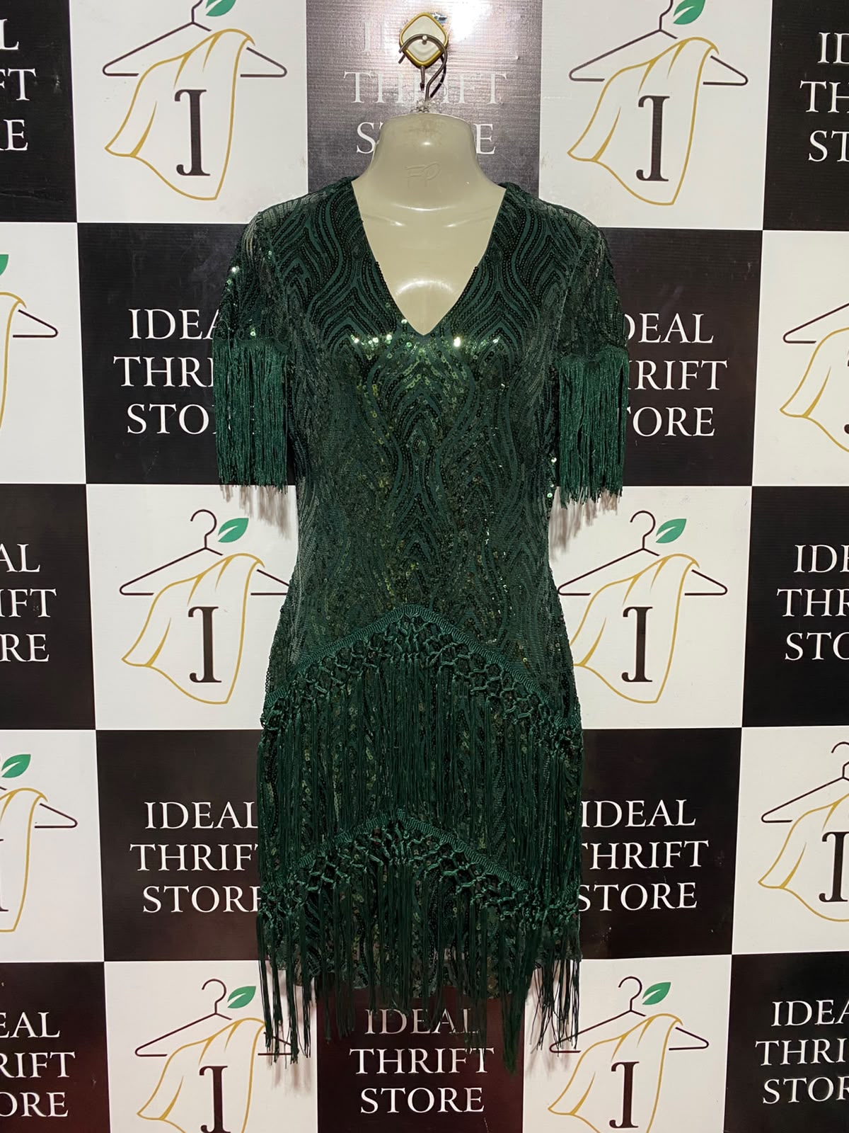 |L| WAIST 18| B34| EMERALD GREEN SEQUIN EMBELLISHED V-NECK FLAPPER DRESS WITH FRINGE DETAILS